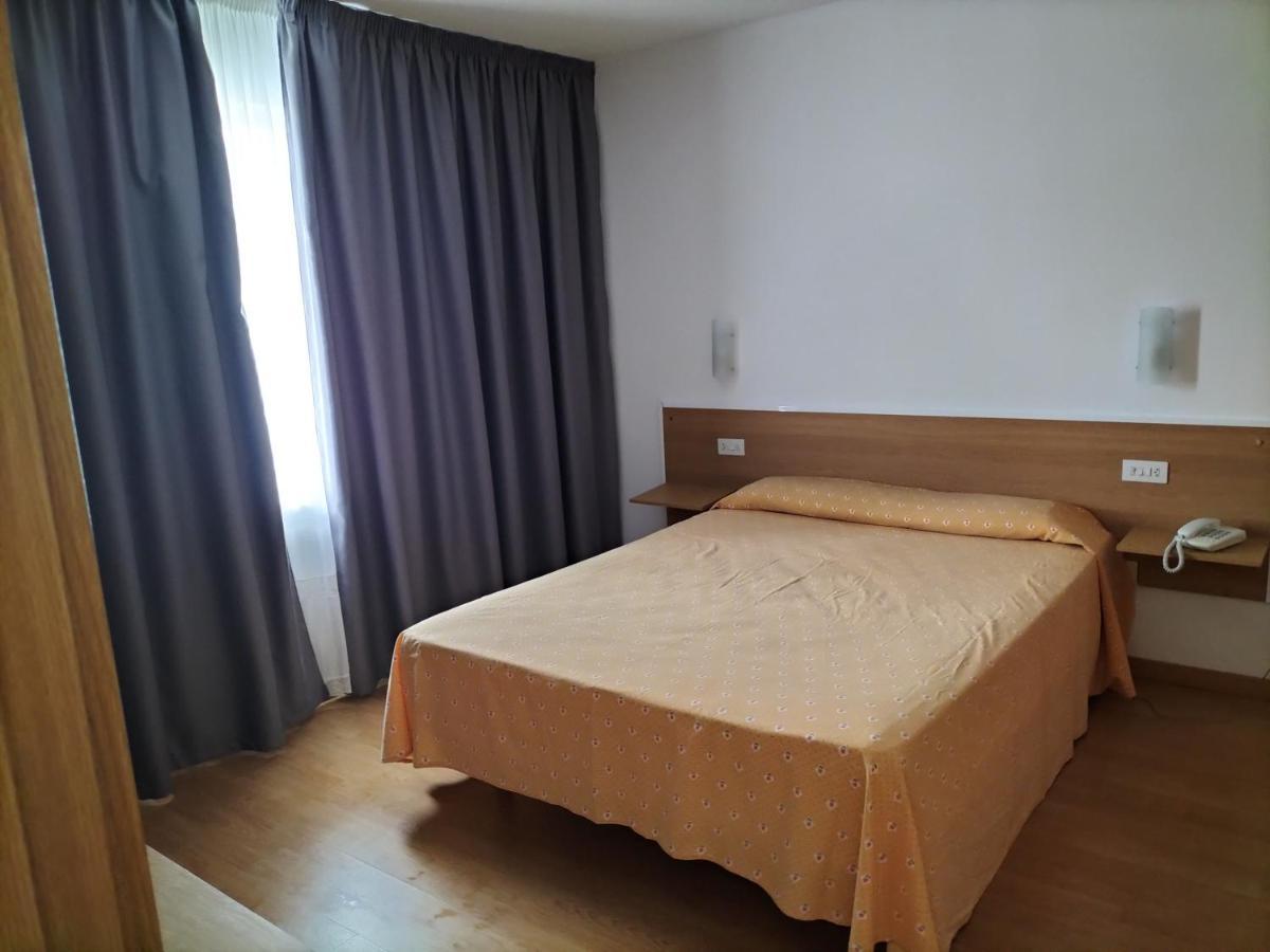 Hotel Millan Negreira Kültér fotó